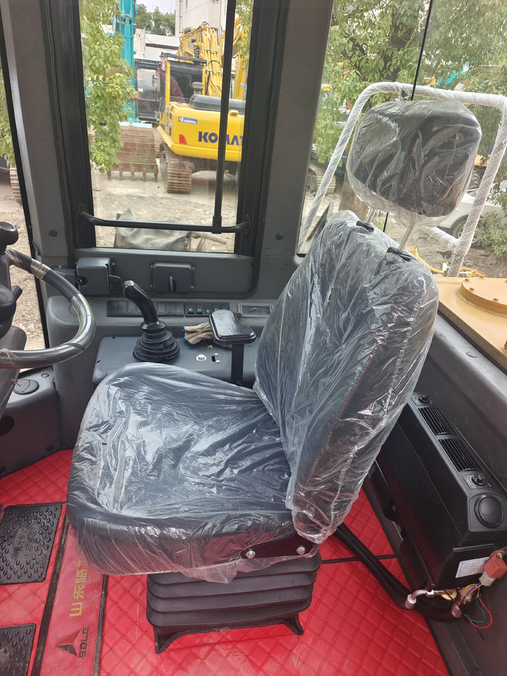 Chargeuse sur pneus SDLG 956L