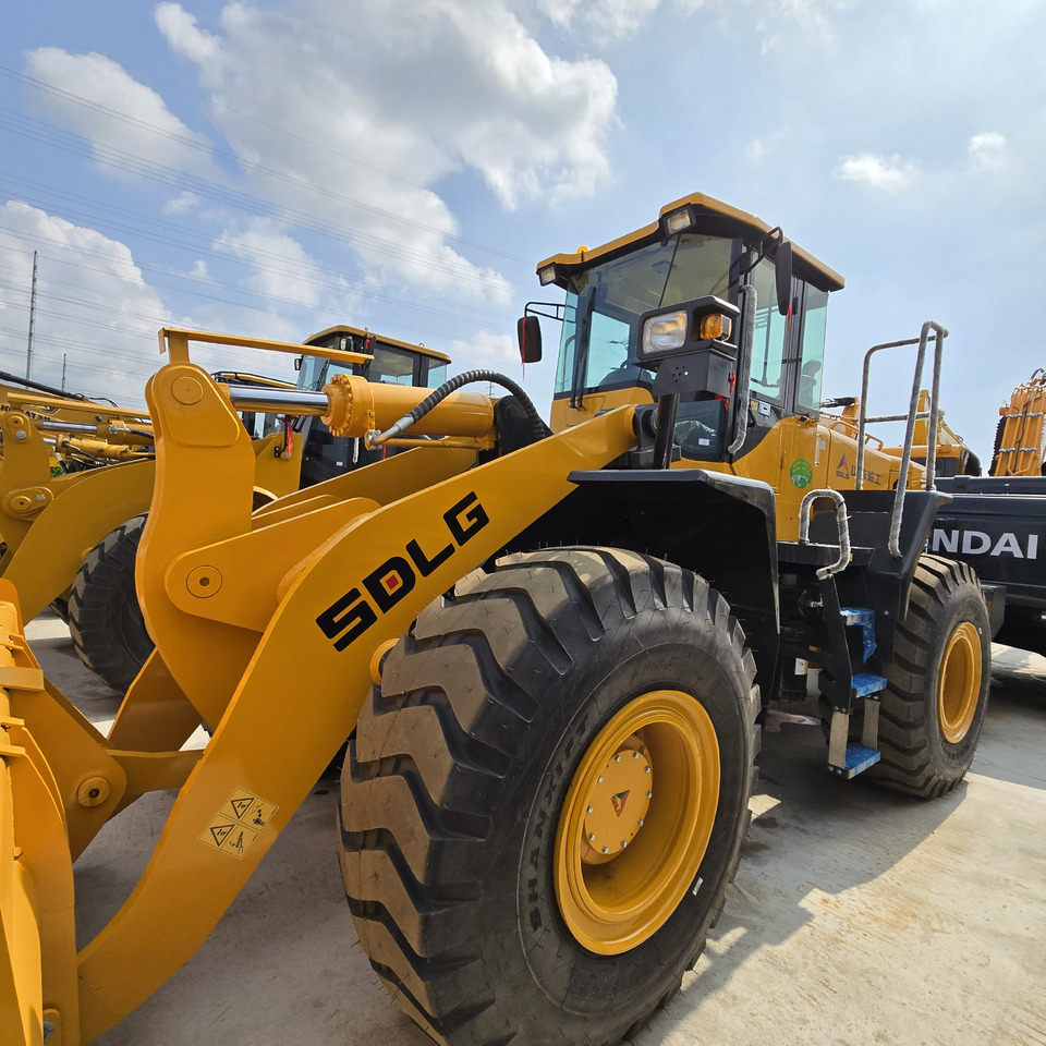 Chargeuse sur pneus SDLG LG956L