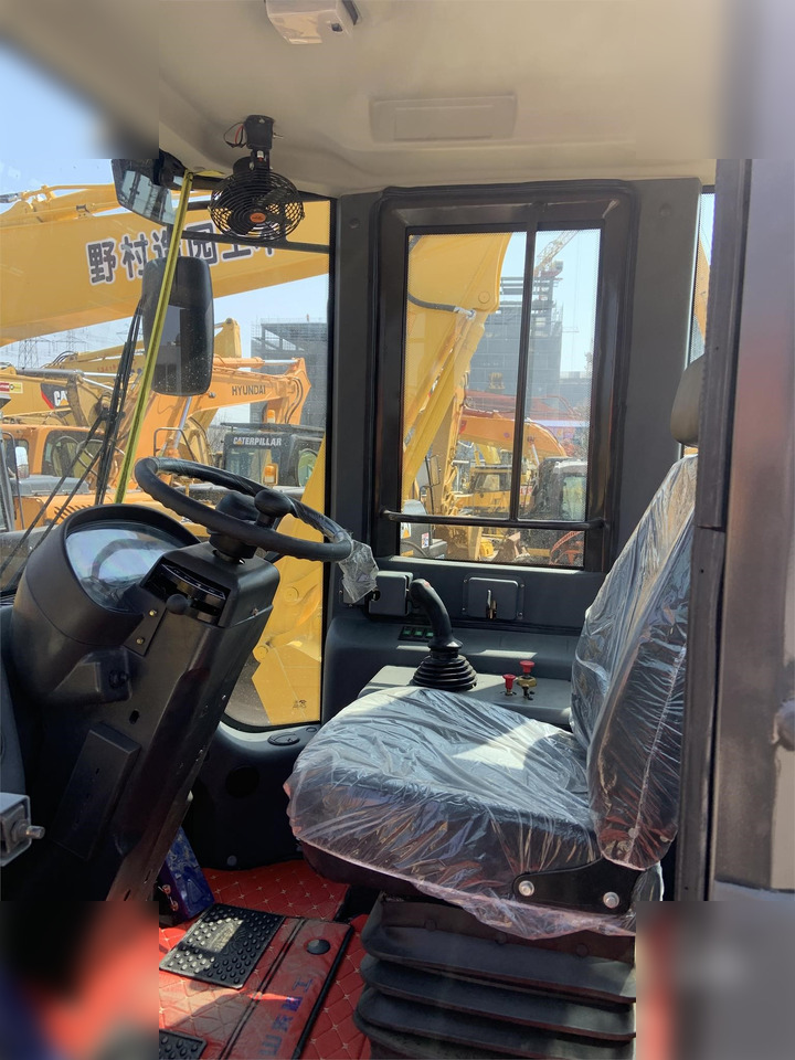 Chargeuse sur pneus SDLG LG956L