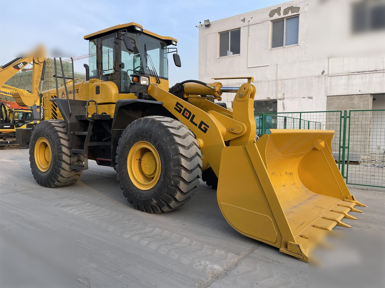Chargeuse sur pneus SDLG LG956L