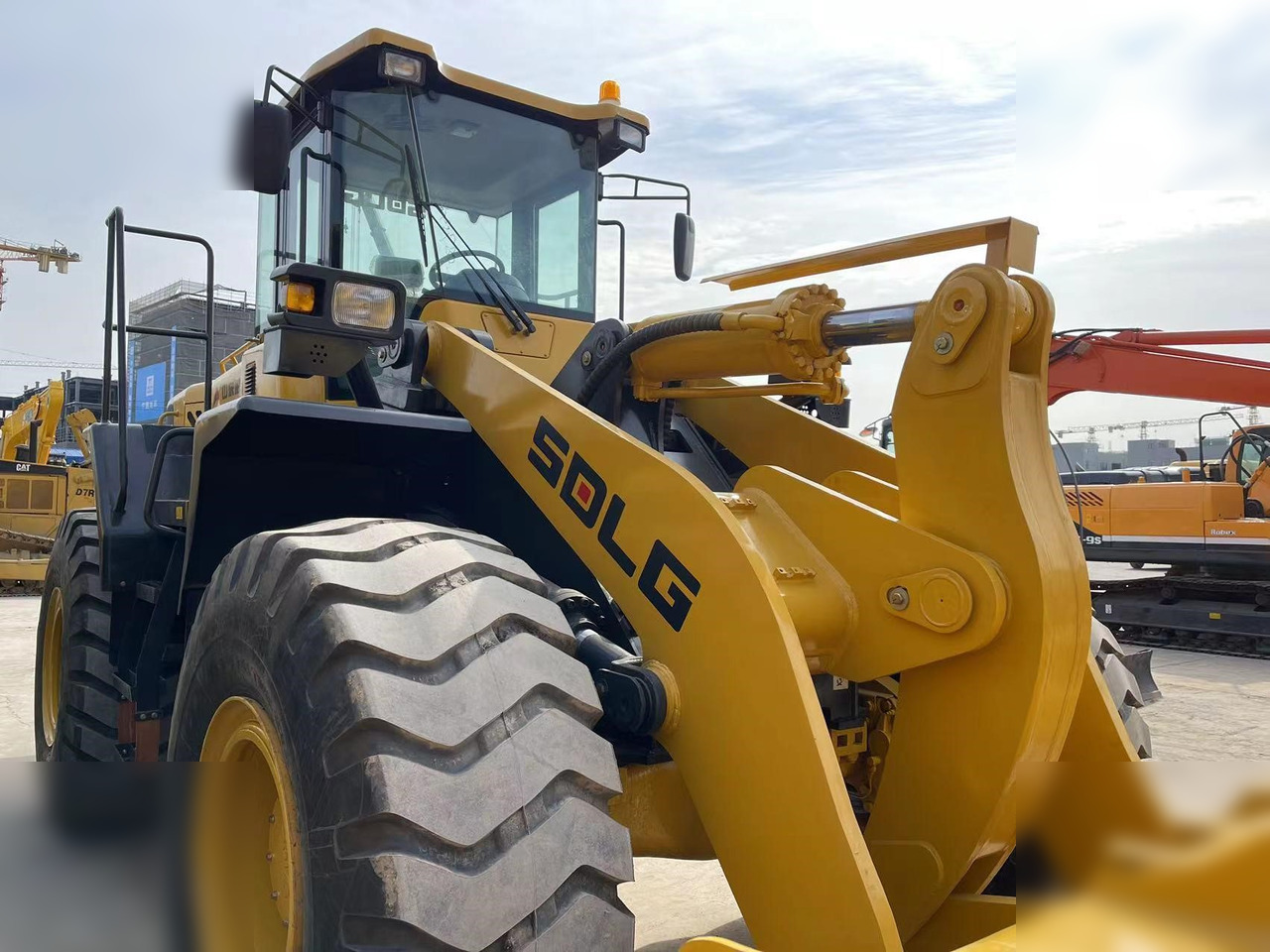 Chargeuse sur pneus SDLG LG956L