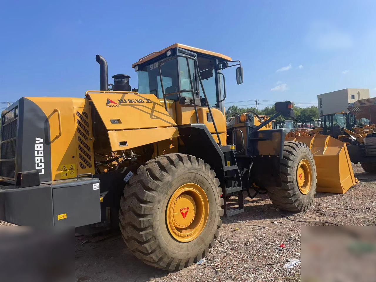 Chargeuse sur pneus SDLG LG968V