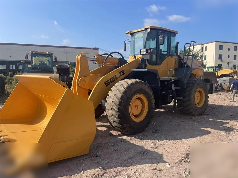 Chargeuse sur pneus SDLG LG968V