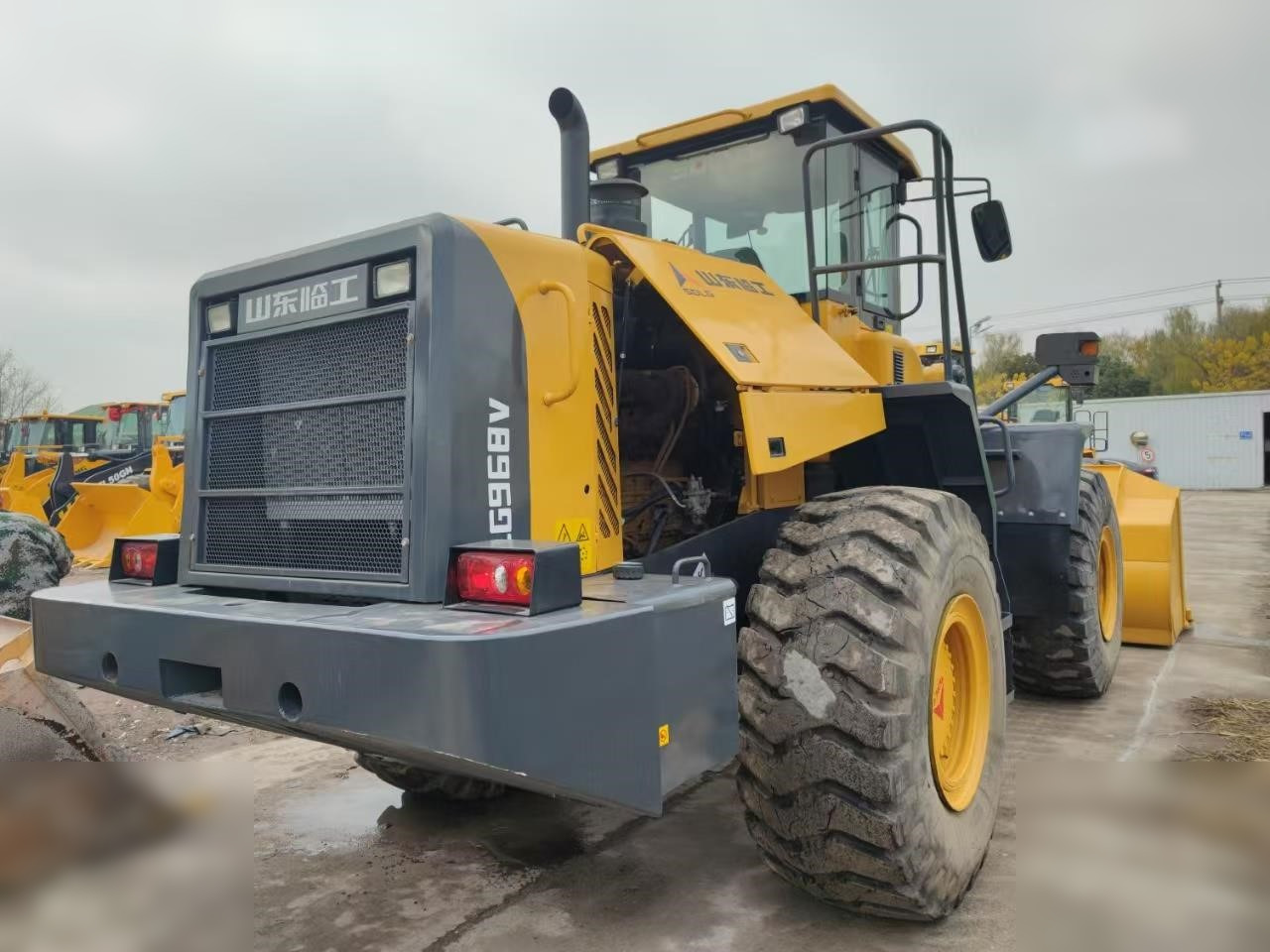 Chargeuse sur pneus SDLG LG968V