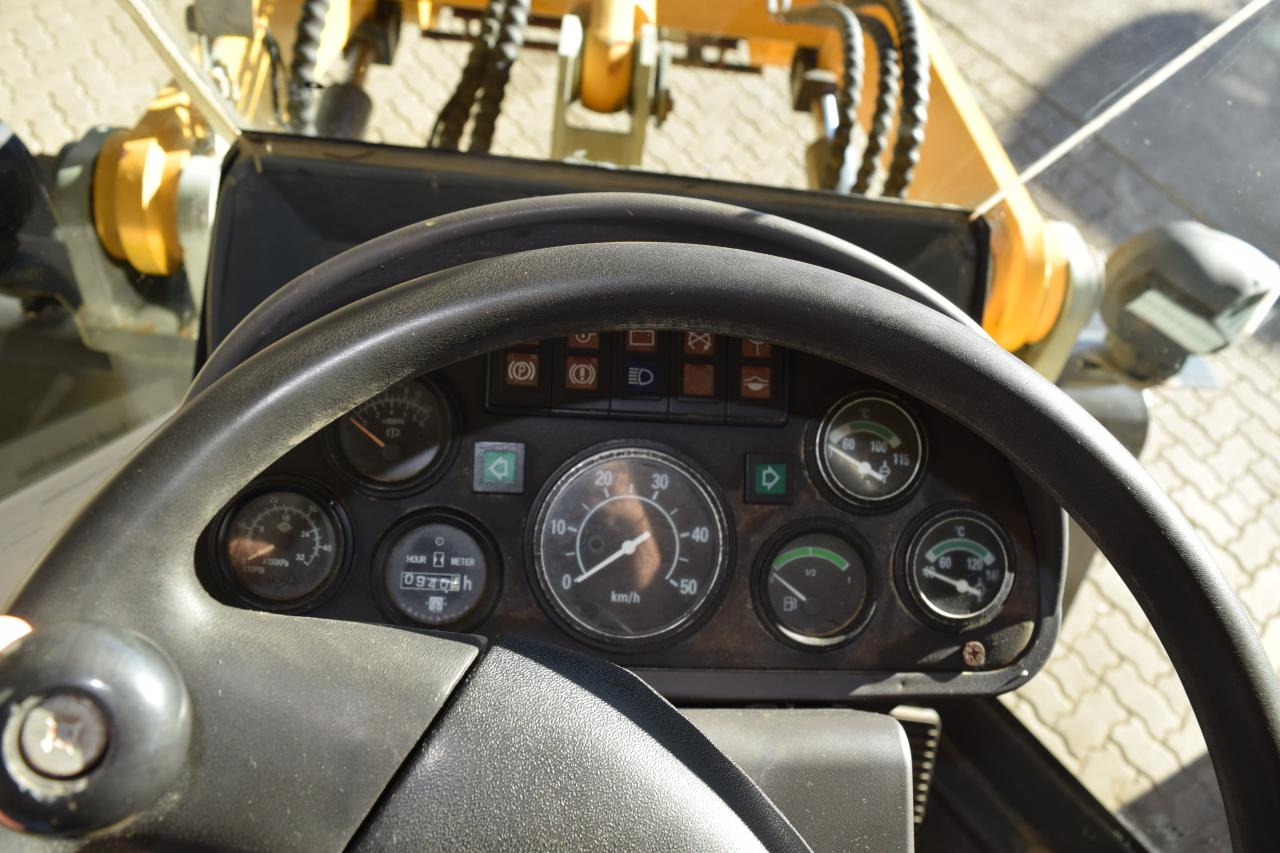 Chargeuse sur pneus SDLG LG 918