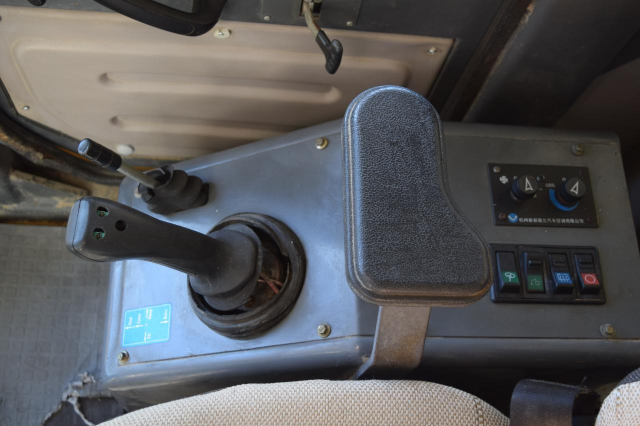 Chargeuse sur pneus SDLG LG 918