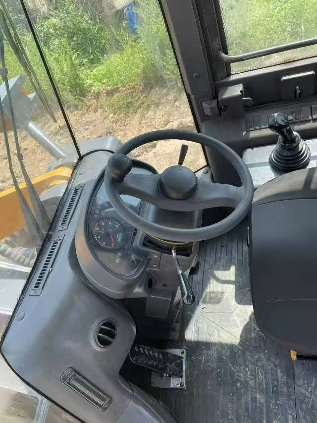 Chargeuse sur pneus SDLG LG 956L