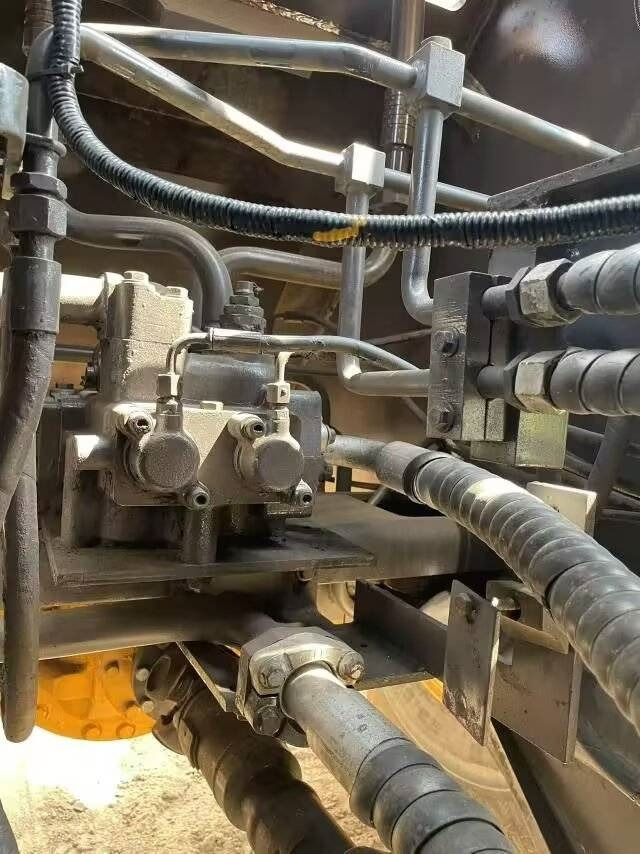 Chargeuse sur pneus SDLG LG 956L