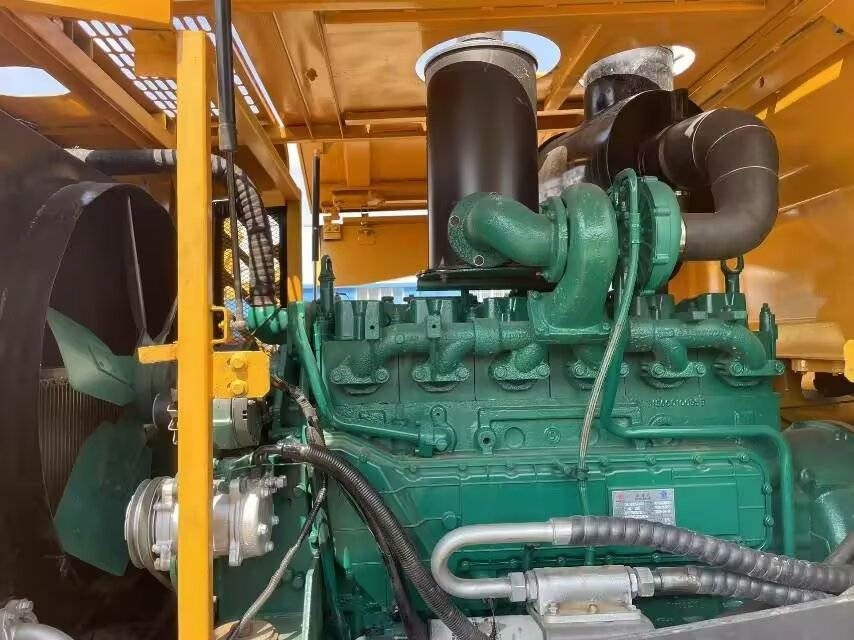 Chargeuse sur pneus SDLG LG 956L