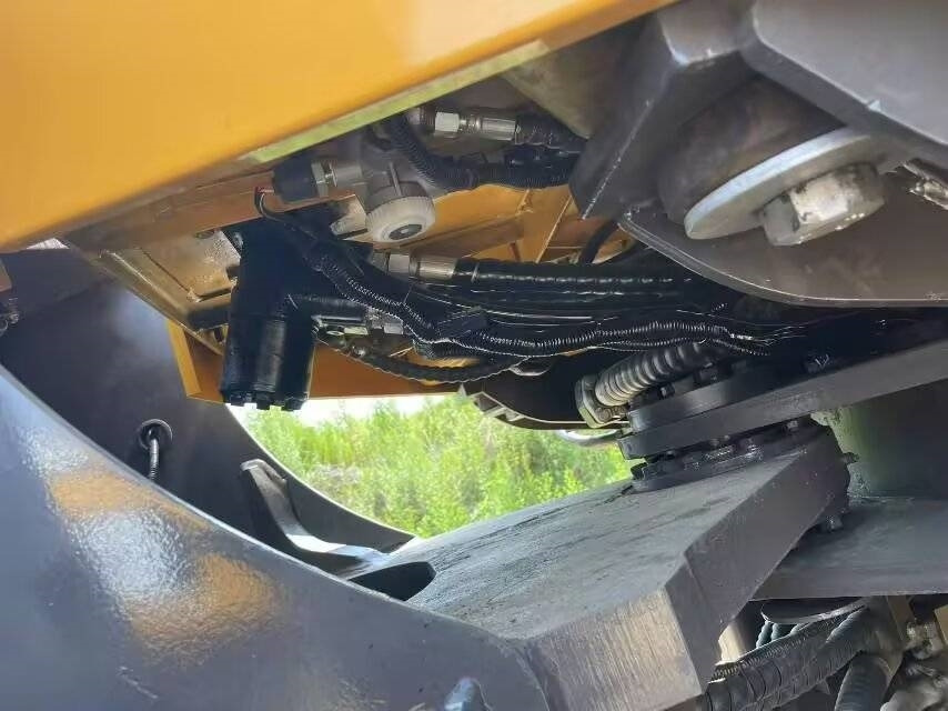 Chargeuse sur pneus SDLG LG 956L