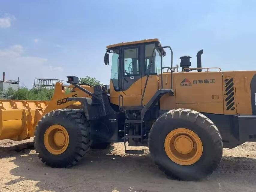 Chargeuse sur pneus SDLG LG 956L