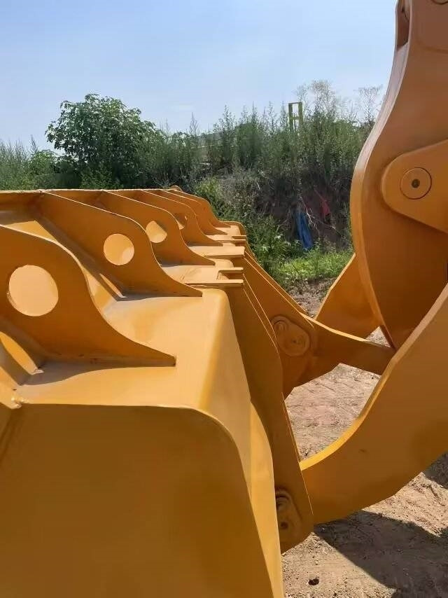 Chargeuse sur pneus SDLG LG 956L