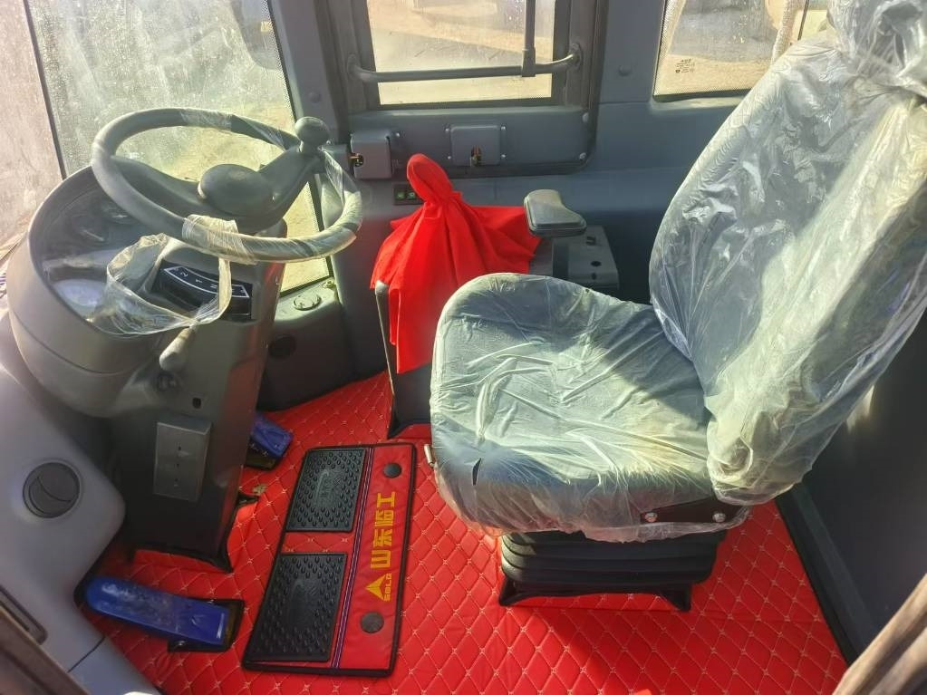 Chargeuse sur pneus SDLG LG 956 L