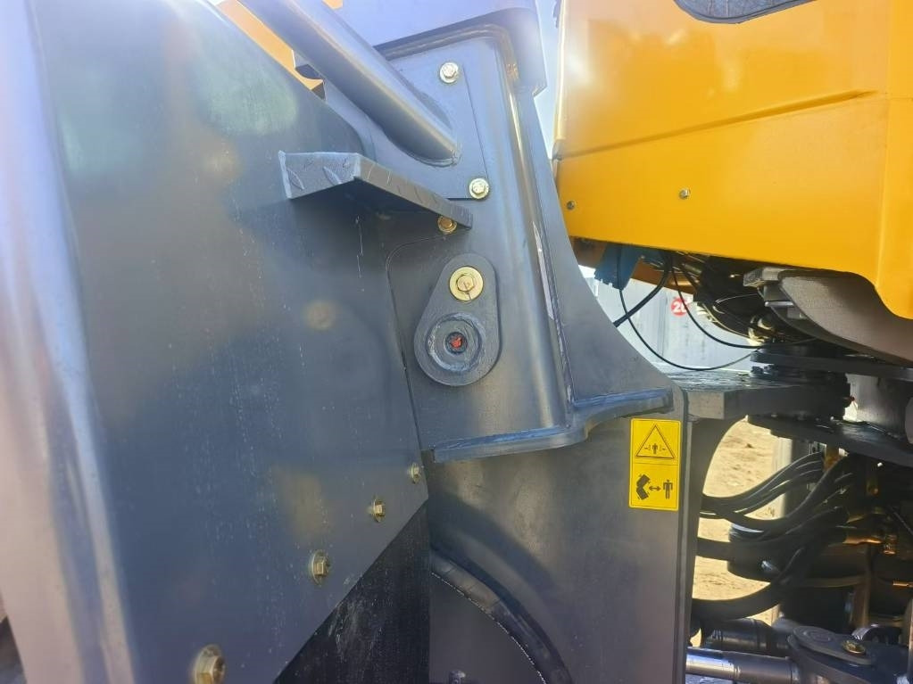 Chargeuse sur pneus SDLG LG 956 L