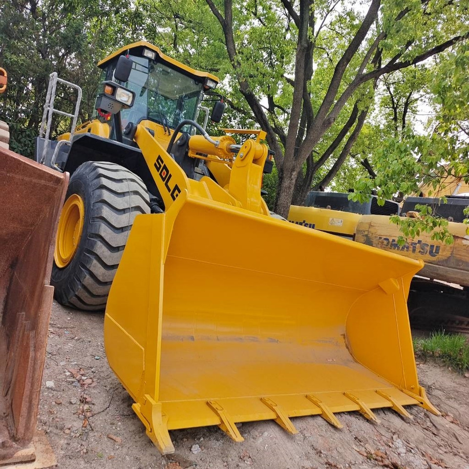 Chargeuse sur pneus SDLG LG 956 L