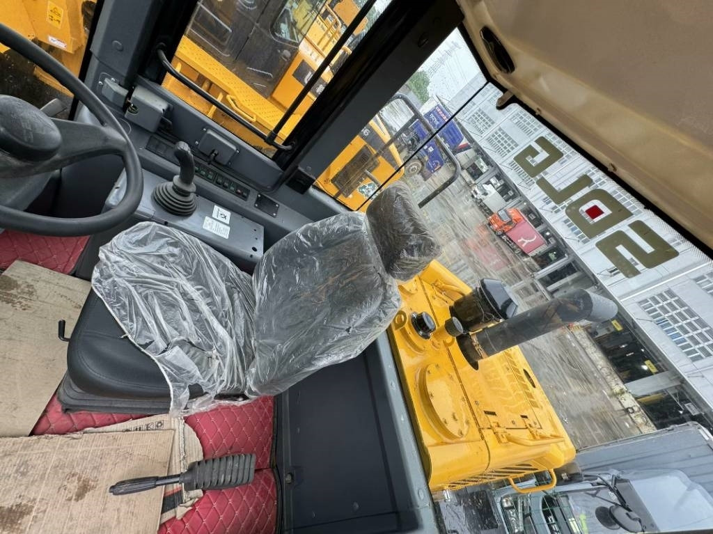 Chargeuse sur pneus SDLG LG 956 L