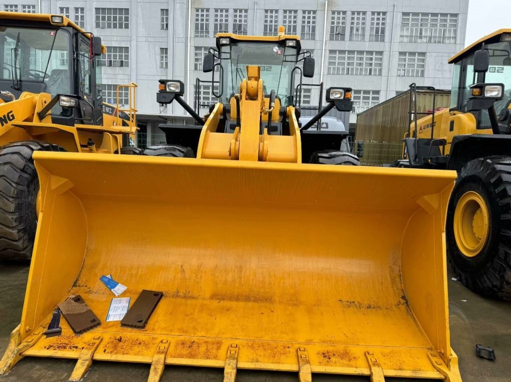 Chargeuse sur pneus SDLG LG 956 L