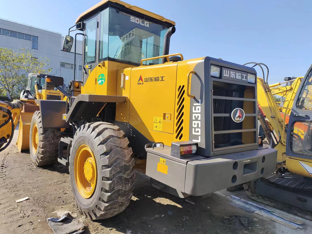 Chargeuse sur pneus SDLG LG 963L