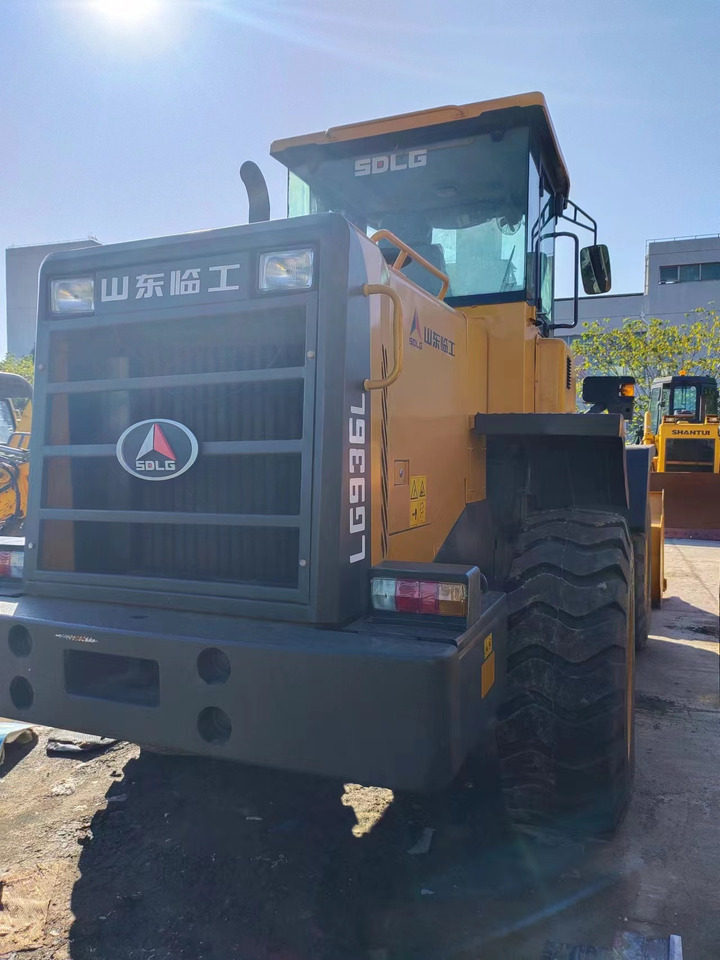 Chargeuse sur pneus SDLG LG 963L