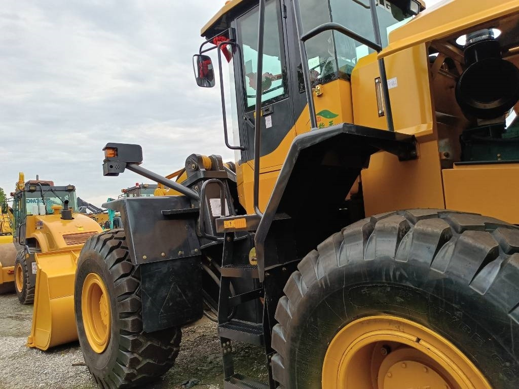 Chargeuse sur pneus SDLG L 956 F