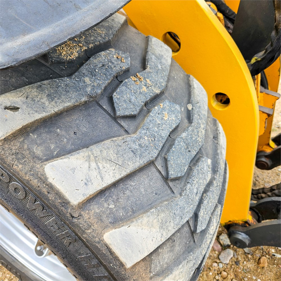 Chargeuse sur pneus Schaeff 2445