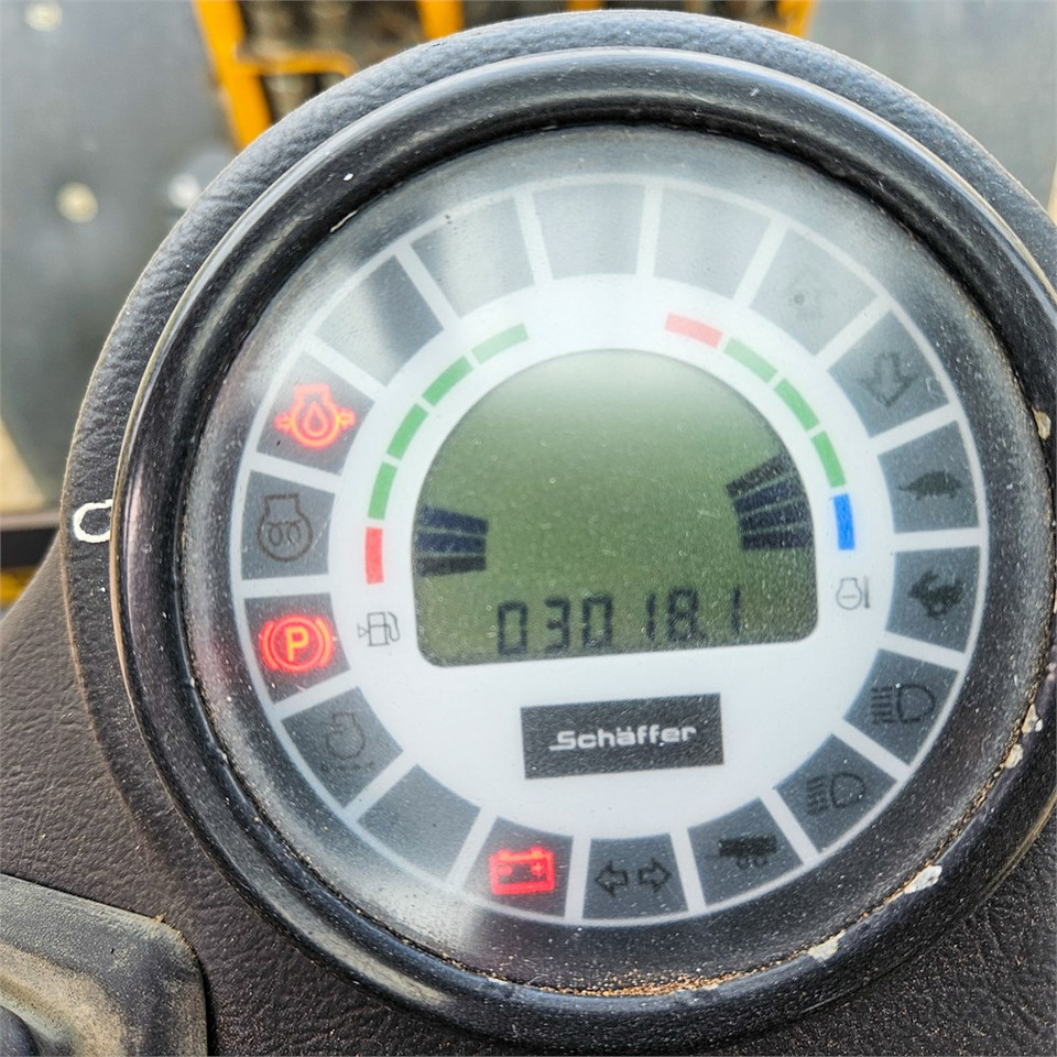 Chargeuse sur pneus Schaeff 2445