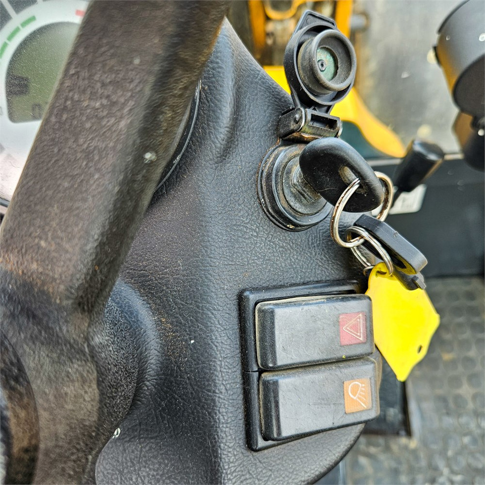 Chargeuse sur pneus Schaeff 2445