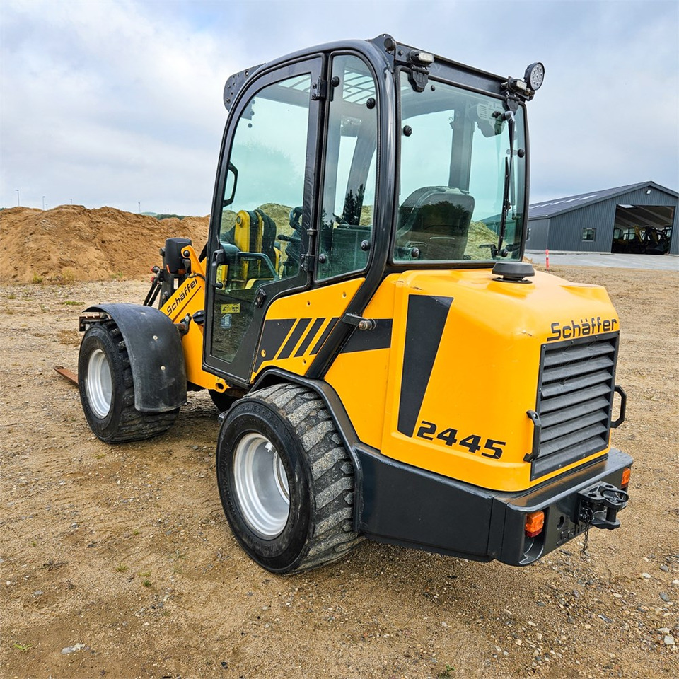 Chargeuse sur pneus Schaeff 2445