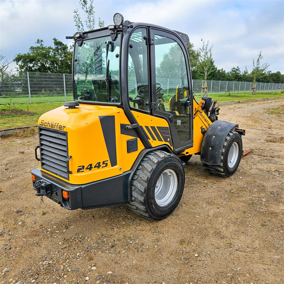 Chargeuse sur pneus Schaeff 2445