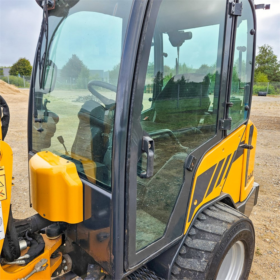 Chargeuse sur pneus Schaeff 2445