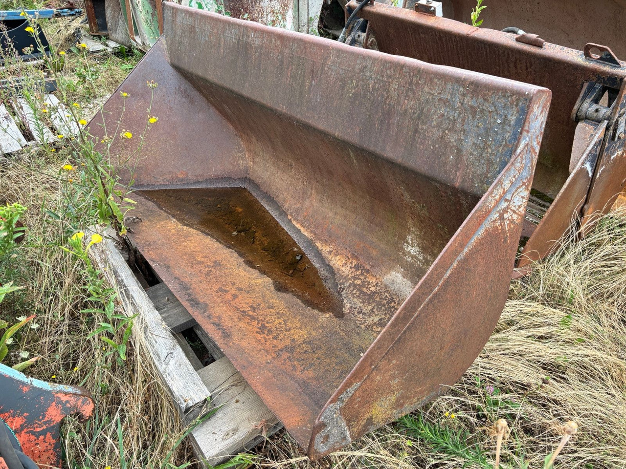 Chargeuse sur pneus Schaeff Seitenkippschaufel