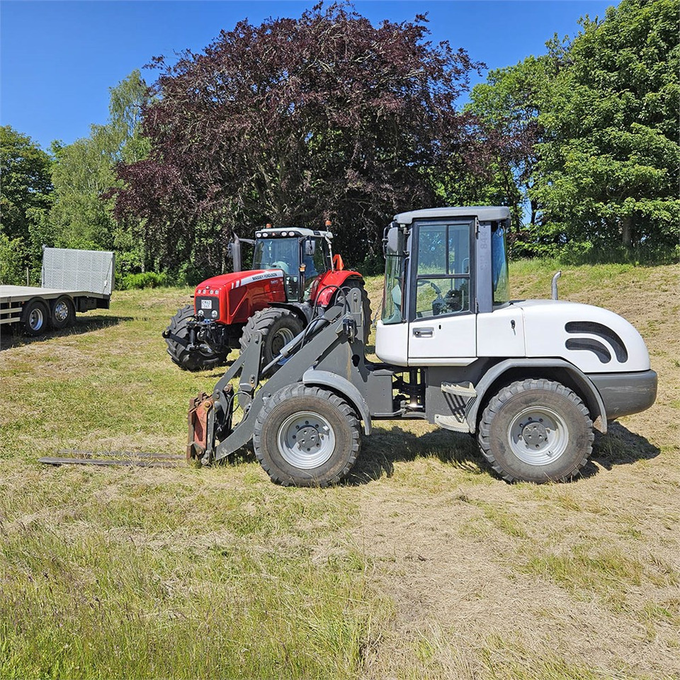 Chargeuse sur pneus Schaeff-Terex SKL 844