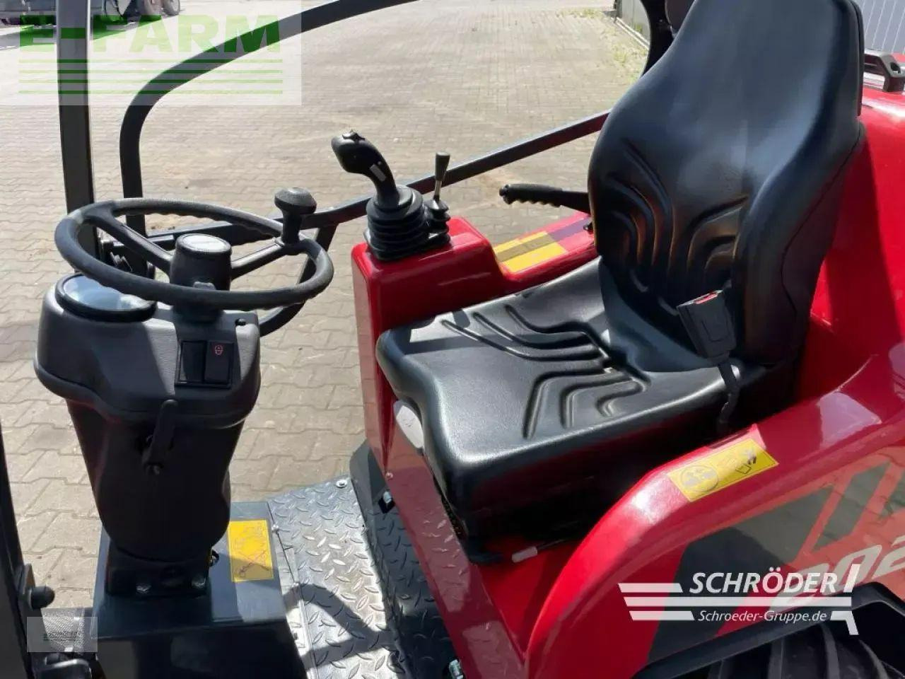 Chargeuse sur pneus Schäffer 2028 slt