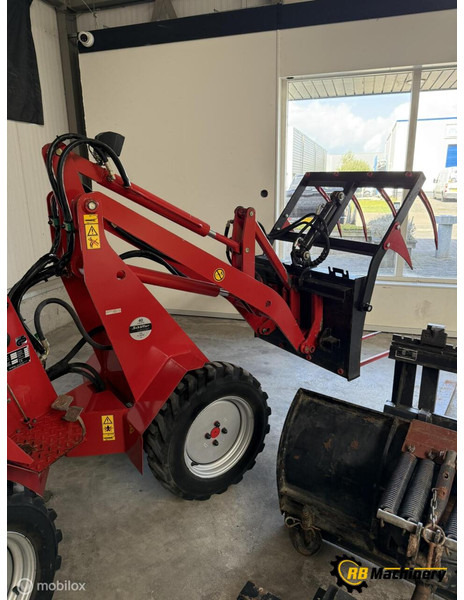 Chargeuse sur pneus Schäffer 217 S