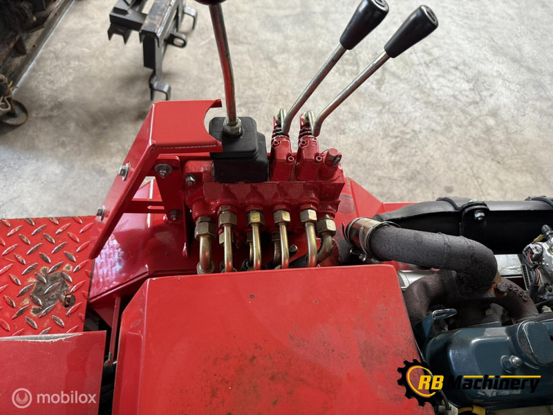 Chargeuse sur pneus Schäffer 217 S