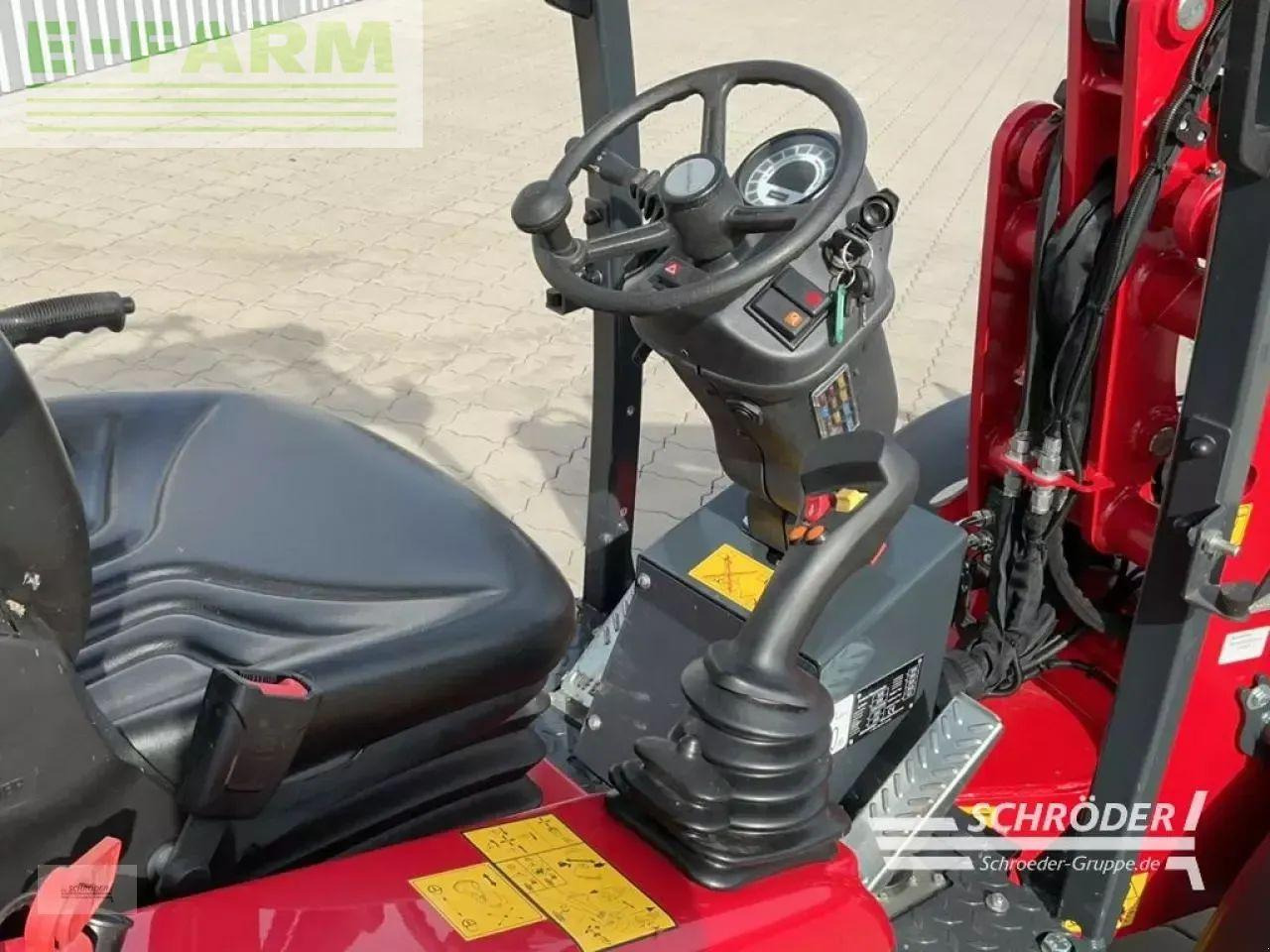 Chargeuse sur pneus Schäffer 3630