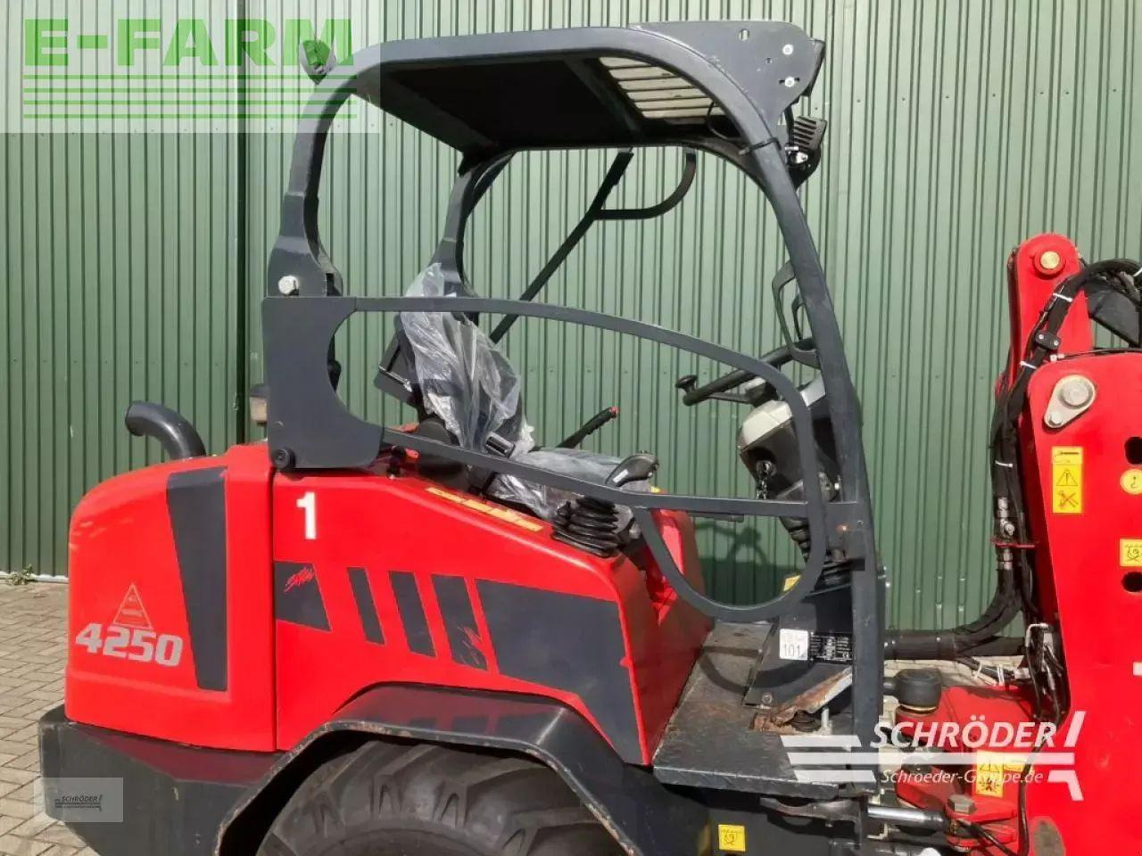 Chargeuse sur pneus Schäffer 4250