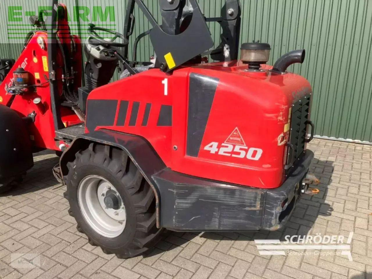 Chargeuse sur pneus Schäffer 4250