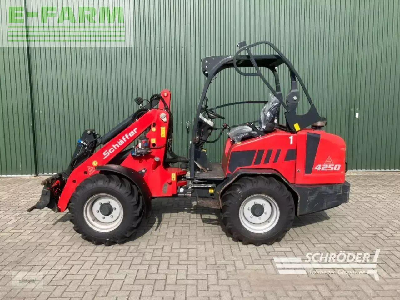 Chargeuse sur pneus Schäffer 4250