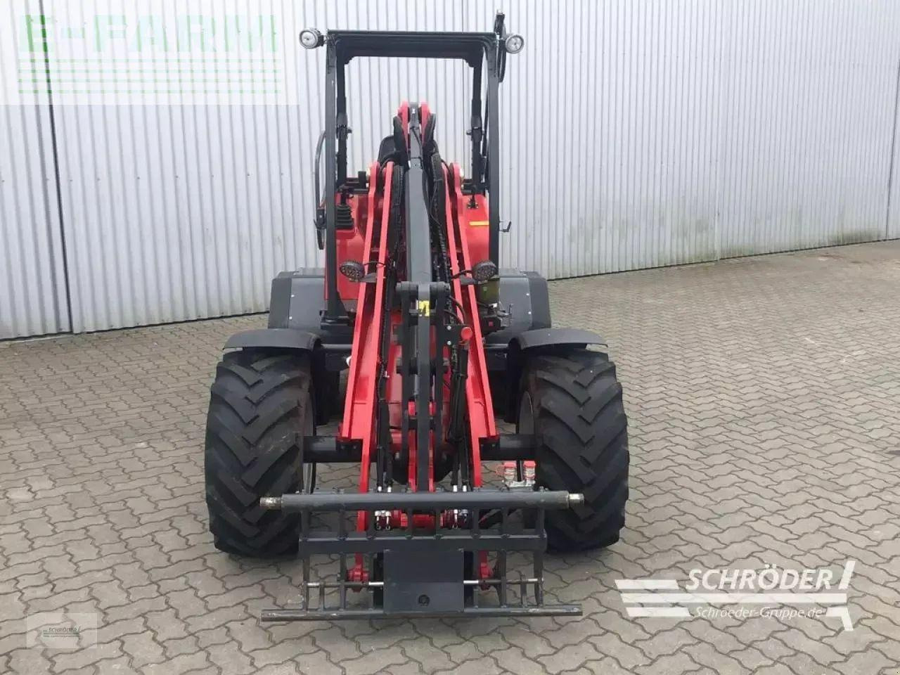 Chargeuse sur pneus Schäffer 4670