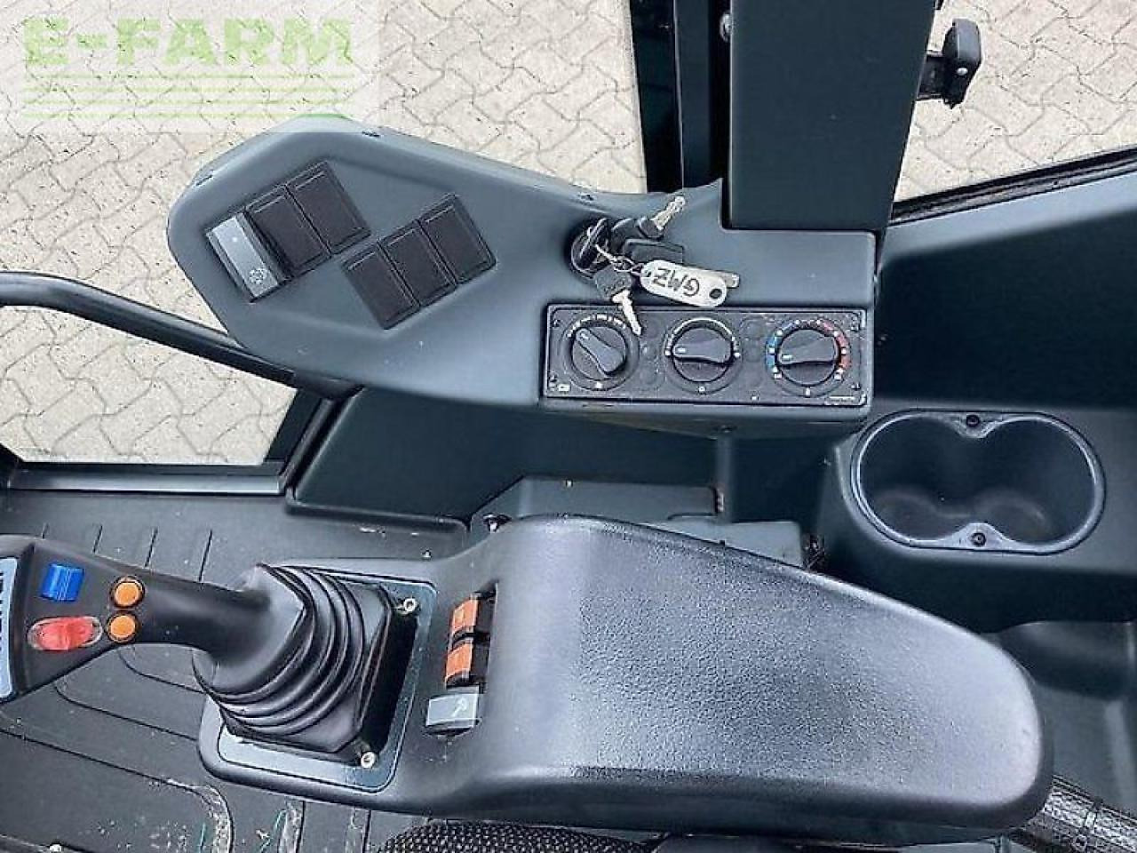 Chargeuse sur pneus Schäffer 6680t