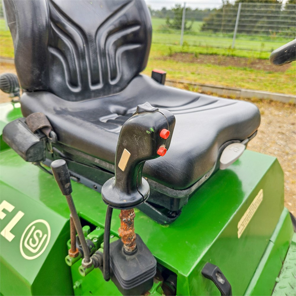 Chargeuse sur pneus Striegel 300 DYA 37PS