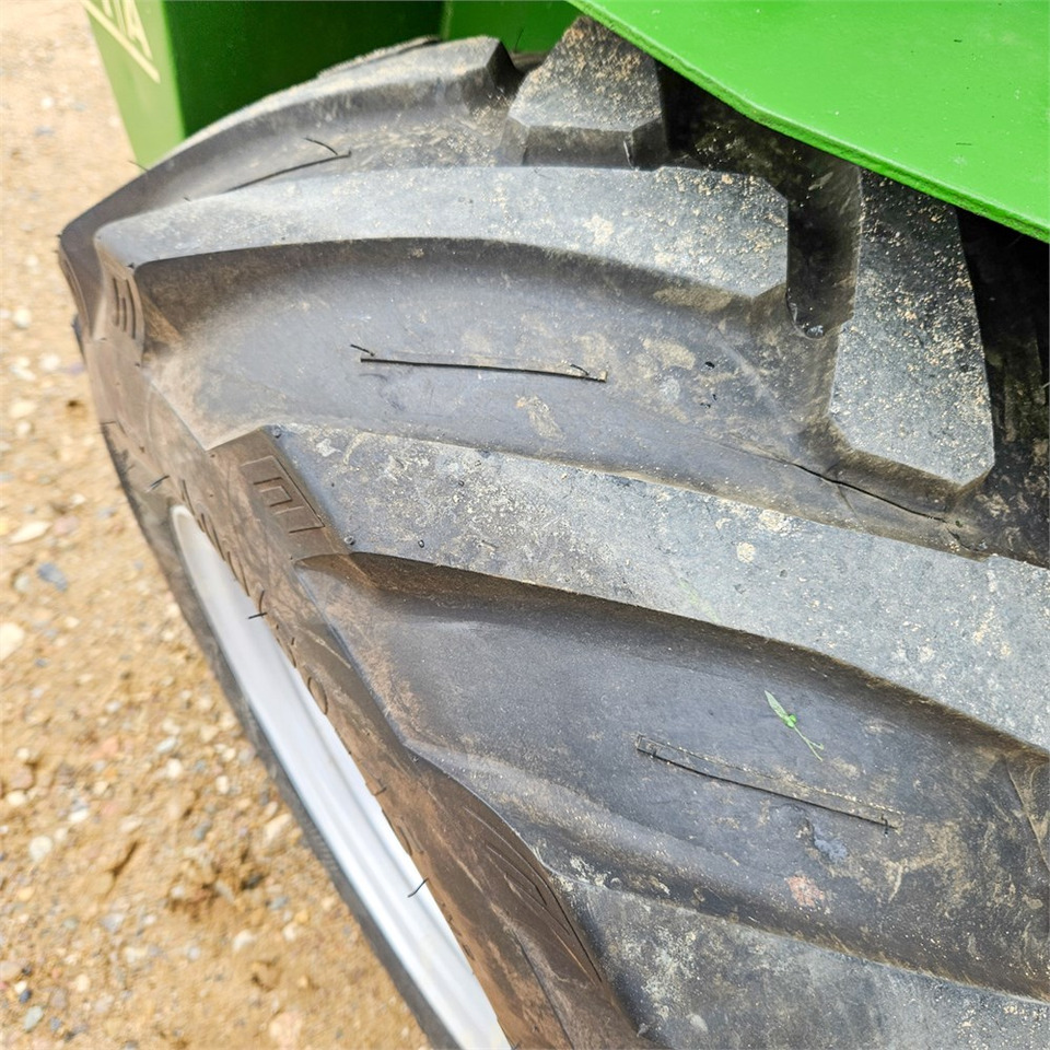 Chargeuse sur pneus Striegel 300 DYA 37PS