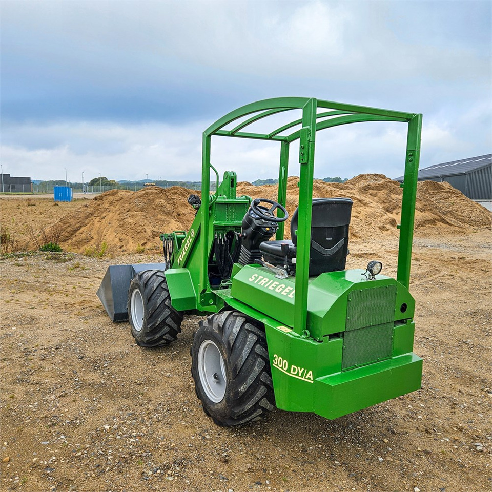 Chargeuse sur pneus Striegel 300 DYA 37PS