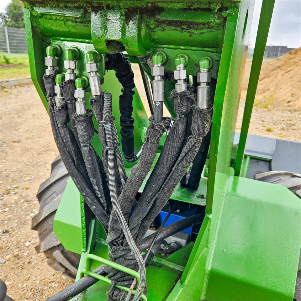 Chargeuse sur pneus Striegel 300 DYA 37PS