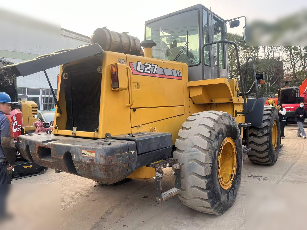 Chargeuse sur pneus TCM L27