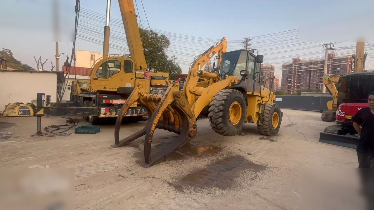 Chargeuse sur pneus TCM L27