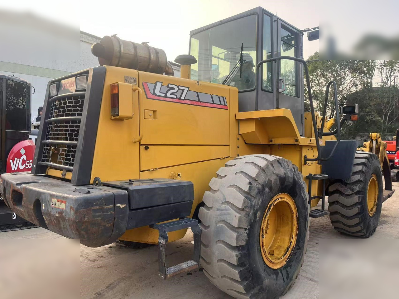 Chargeuse sur pneus TCM L27