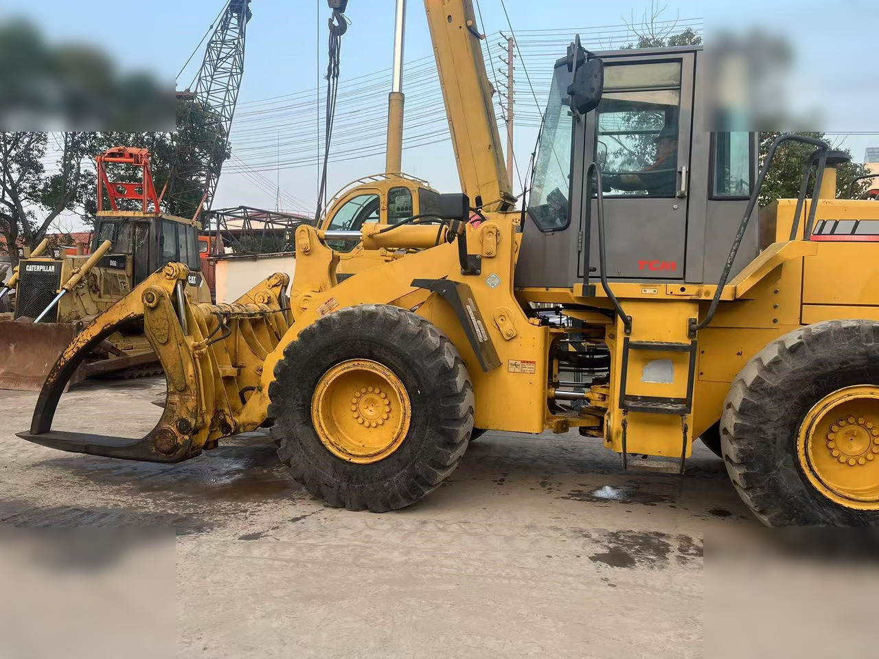 Chargeuse sur pneus TCM L27