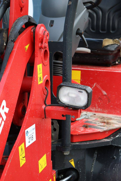 Chargeuse sur pneus THALER 2034/KA